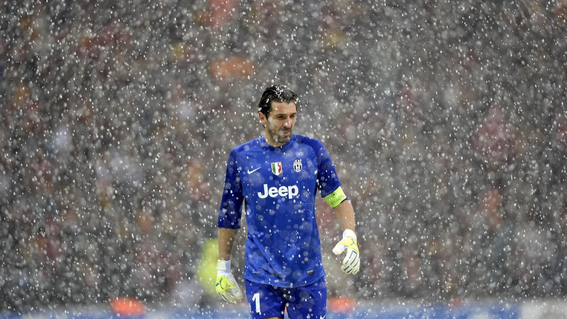 aiyouxi-_老鹰主将缺席，全队团结迎挑战_，老鹰队伍